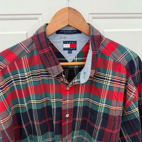 tommy hilfiger classic fit button down shirt Men's XL Red/Green/Blue Plaid - Picture 2 of 4
